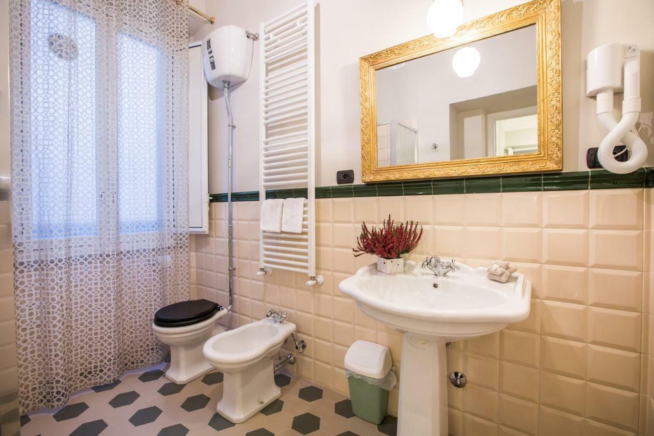 Art Nouveau Roma Colosseo Suites Ngoại thất bức ảnh